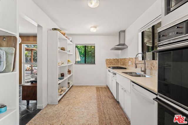 22245 Leadwell Street, Los Angeles, CA 91303
