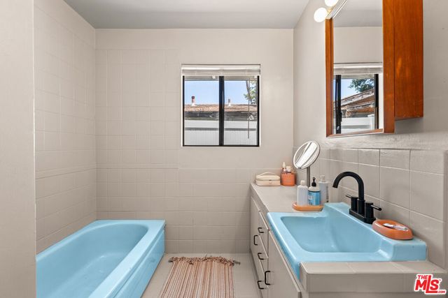 22245 Leadwell Street, Los Angeles, CA 91303