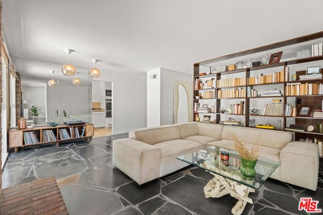 22245 Leadwell Street, Los Angeles, CA 91303