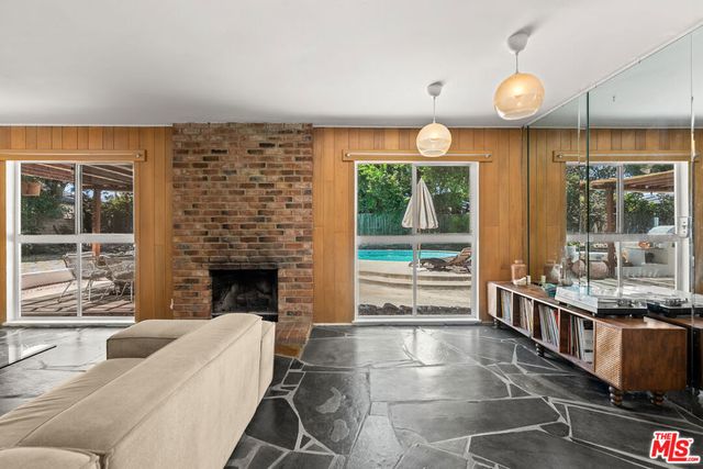 22245 Leadwell Street, Los Angeles, CA 91303