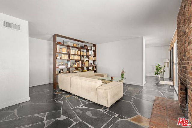 22245 Leadwell Street, Los Angeles, CA 91303