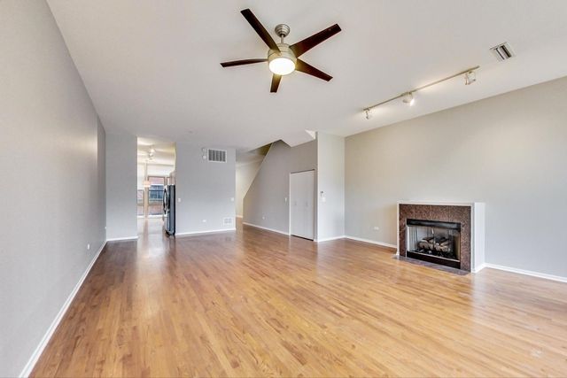 324 N Jefferson Street 302, Chicago, IL 60661