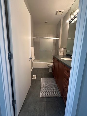 324 N Jefferson Street 302, Chicago, IL 60661