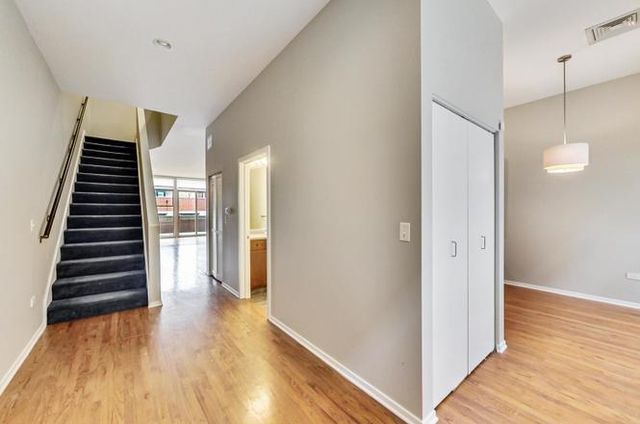 324 N Jefferson Street 302, Chicago, IL 60661