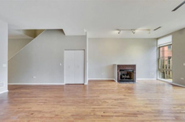 324 N Jefferson Street 302, Chicago, IL 60661