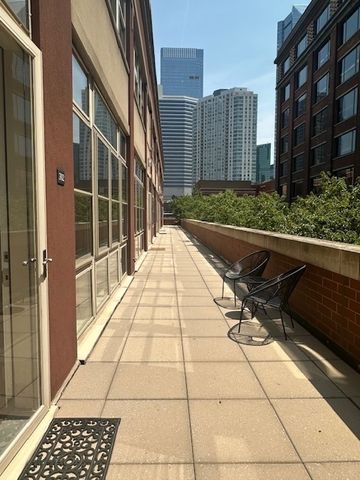 324 N Jefferson Street 302, Chicago, IL 60661