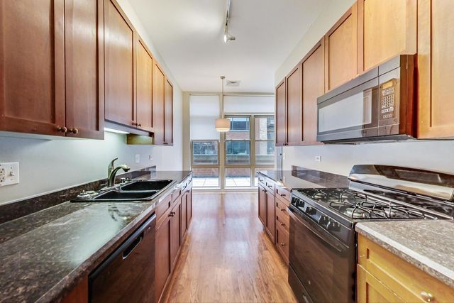 324 N Jefferson Street 302, Chicago, IL 60661