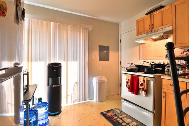 170 DUNTEMAN Drive 301, Glendale Heights, IL 60139