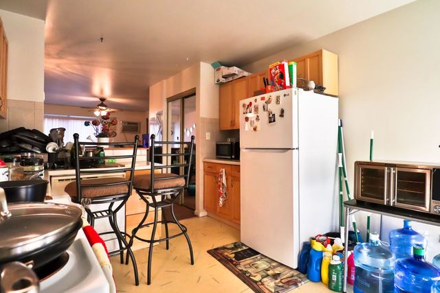 170 DUNTEMAN Drive 301, Glendale Heights, IL 60139