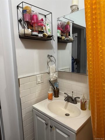 2922 Barnes Ave 3L, Bronx, NY 10467