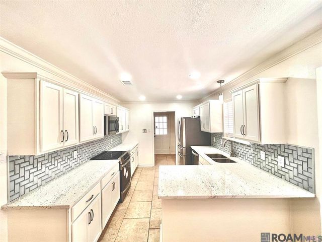 2152 Firewood Dr, Baton Rouge, LA 70816