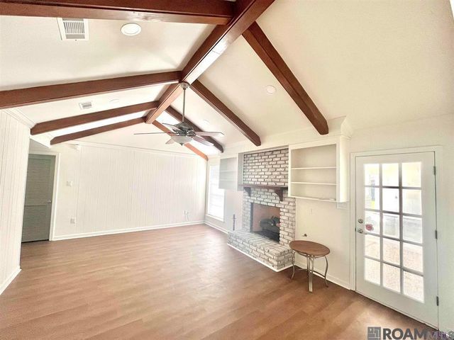 2152 Firewood Dr, Baton Rouge, LA 70816