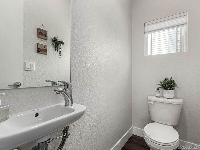 5523 W 10th Avenue, Lakewood, CO 80214