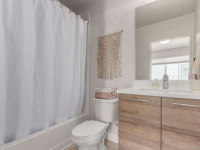 5523 W 10th Avenue, Lakewood, CO 80214