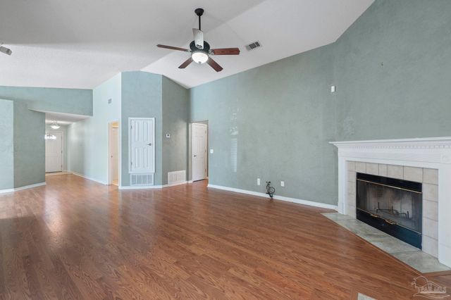 412 Oak Leaf Ct, Pensacola, FL 32514