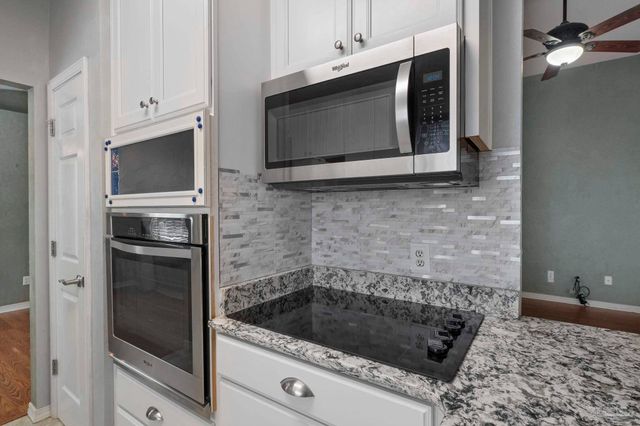 412 Oak Leaf Ct, Pensacola, FL 32514