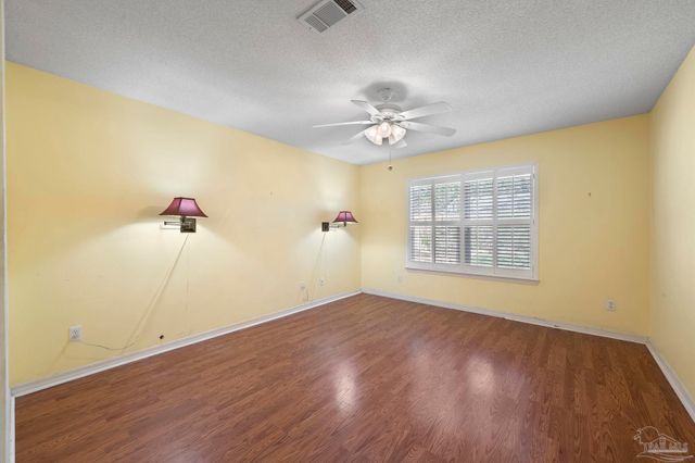 412 Oak Leaf Ct, Pensacola, FL 32514