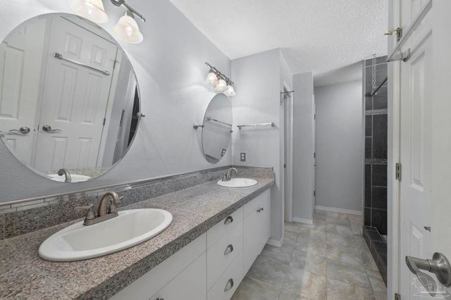 412 Oak Leaf Ct, Pensacola, FL 32514