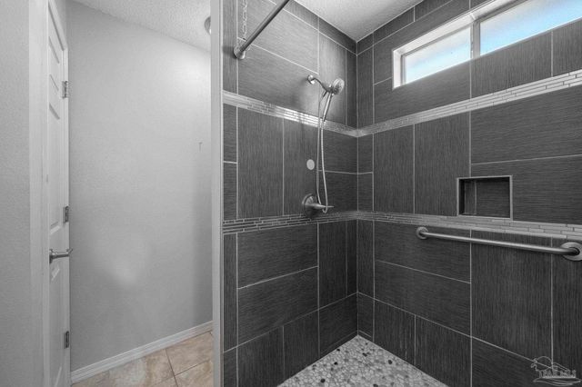 412 Oak Leaf Ct, Pensacola, FL 32514