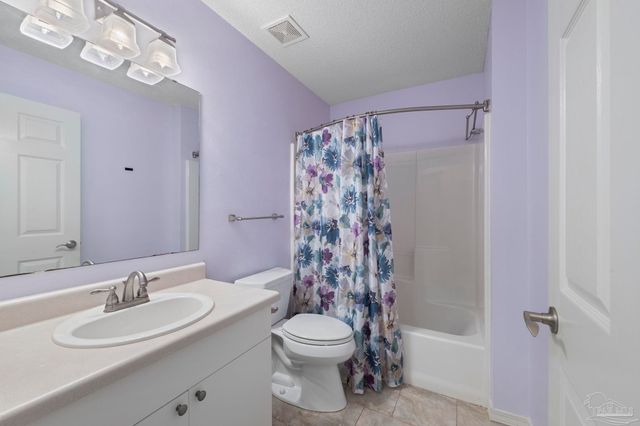 412 Oak Leaf Ct, Pensacola, FL 32514