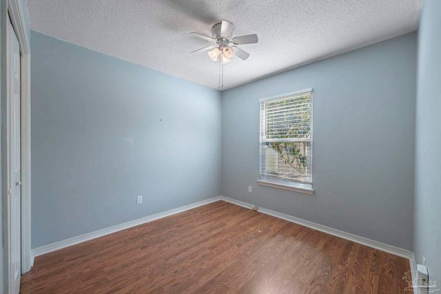 412 Oak Leaf Ct, Pensacola, FL 32514