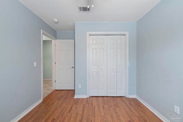 412 Oak Leaf Ct, Pensacola, FL 32514