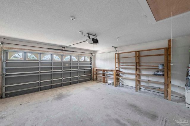 412 Oak Leaf Ct, Pensacola, FL 32514