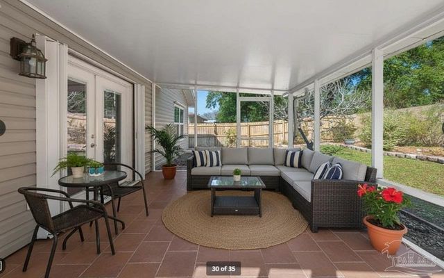 412 Oak Leaf Ct, Pensacola, FL 32514