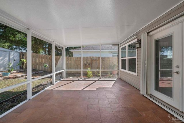 412 Oak Leaf Ct, Pensacola, FL 32514