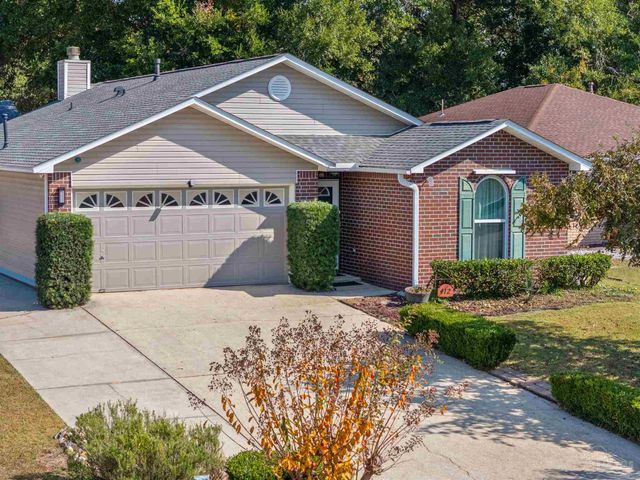 412 Oak Leaf Ct, Pensacola, FL 32514