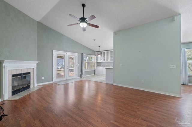 412 Oak Leaf Ct, Pensacola, FL 32514