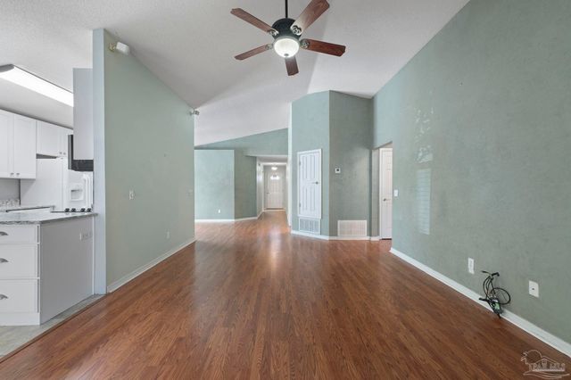 412 Oak Leaf Ct, Pensacola, FL 32514