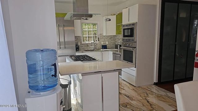 10 Russell Court, Matawan, NJ 07747