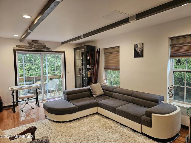 10 Russell Court, Matawan, NJ 07747