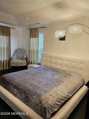 10 Russell Court, Matawan, NJ 07747