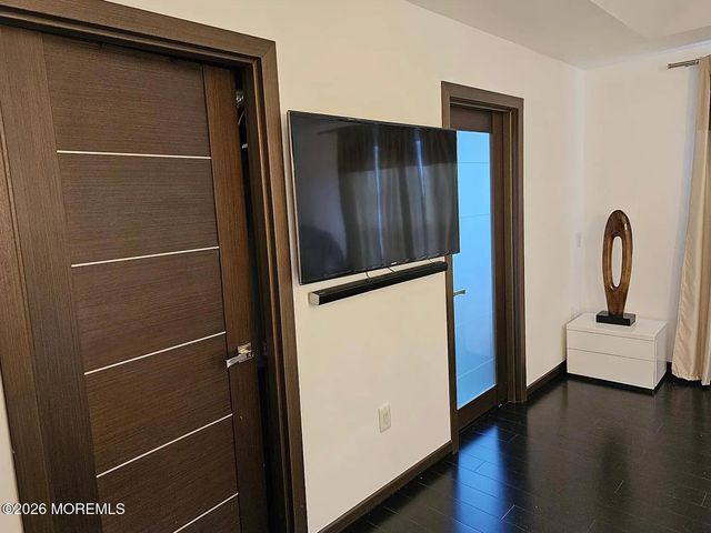 10 Russell Court, Matawan, NJ 07747