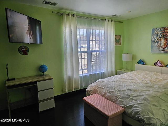 10 Russell Court, Matawan, NJ 07747