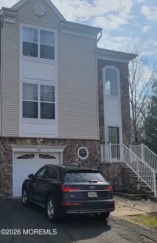 10 Russell Court, Matawan, NJ 07747