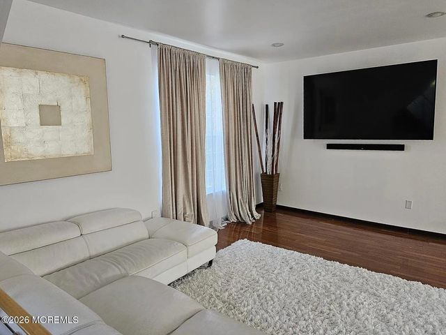 10 Russell Court, Matawan, NJ 07747