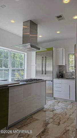 10 Russell Court, Matawan, NJ 07747