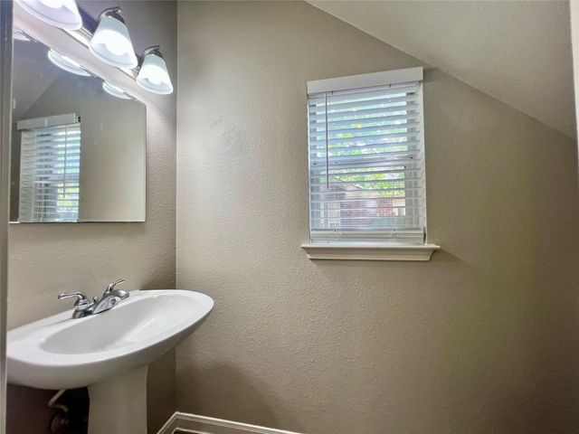 1111 Glendalough DR, Pflugerville, TX 78660