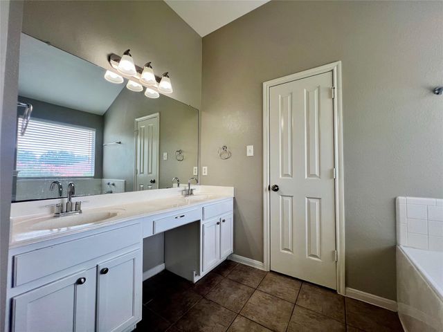 1111 Glendalough DR, Pflugerville, TX 78660