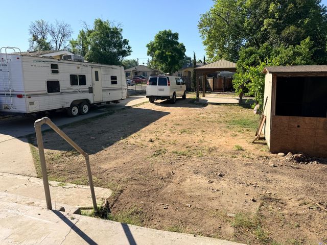 322 Pine St, Modesto, CA 95351