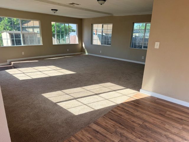 322 Pine St, Modesto, CA 95351