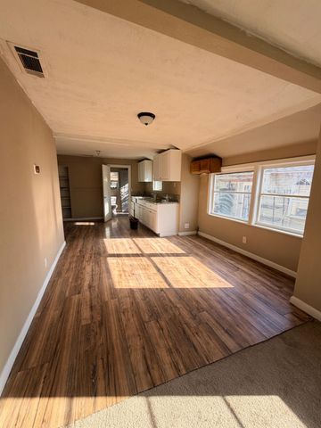 322 Pine St, Modesto, CA 95351