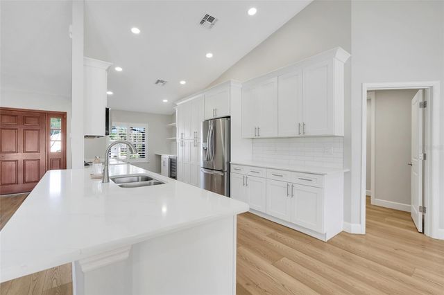 9118 GALLEON COURT, Orlando, FL 32819