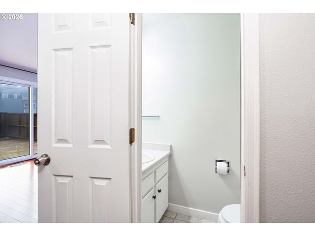 17582 Nw ROLLING HILL Ln, Beaverton, OR 97006