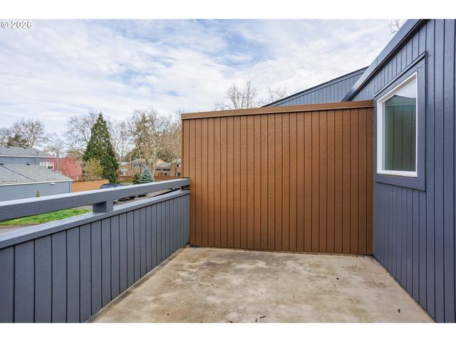 17582 Nw ROLLING HILL Ln, Beaverton, OR 97006