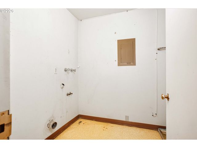 17582 Nw ROLLING HILL Ln, Beaverton, OR 97006