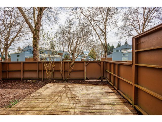 17582 Nw ROLLING HILL Ln, Beaverton, OR 97006